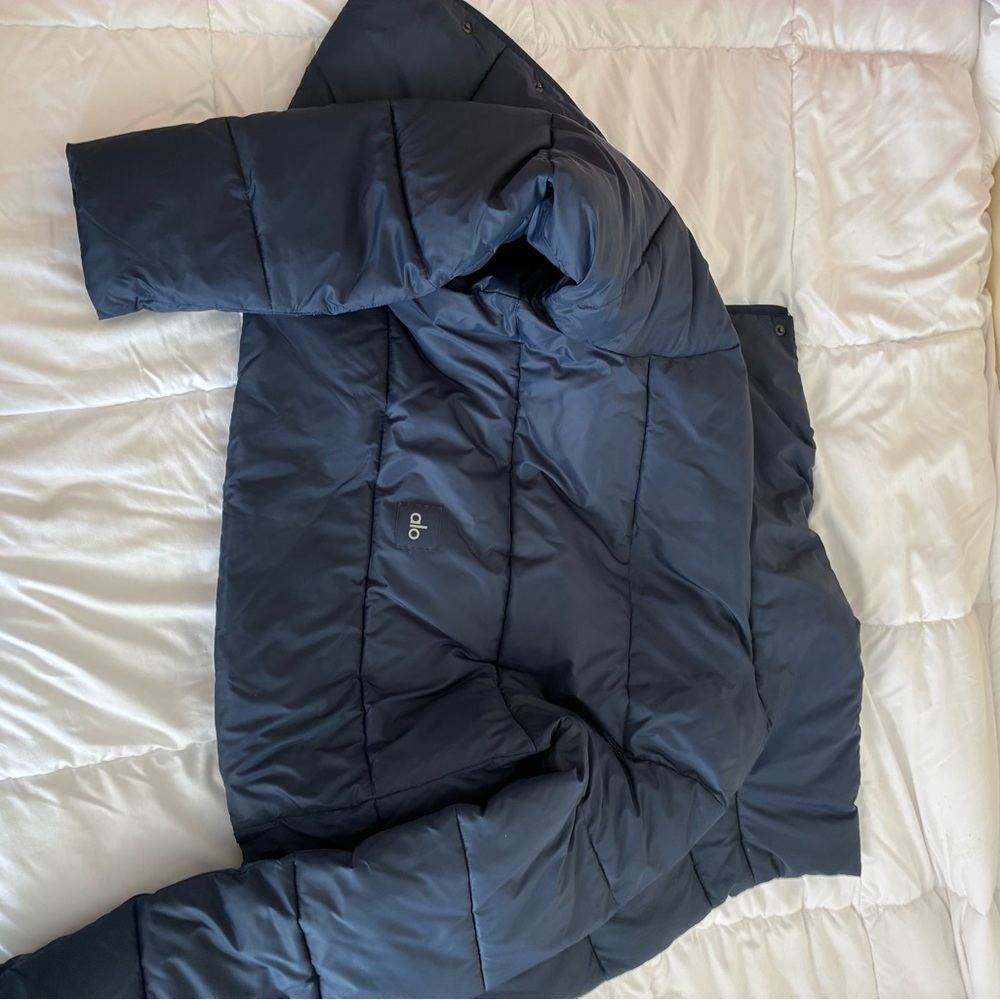 Alo Navy Puffer Jacket